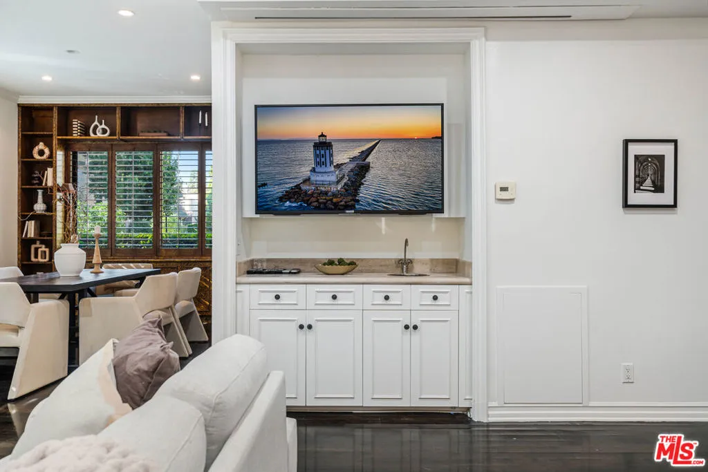 2327 Century, Los Angeles, California 90067 home-pic-10